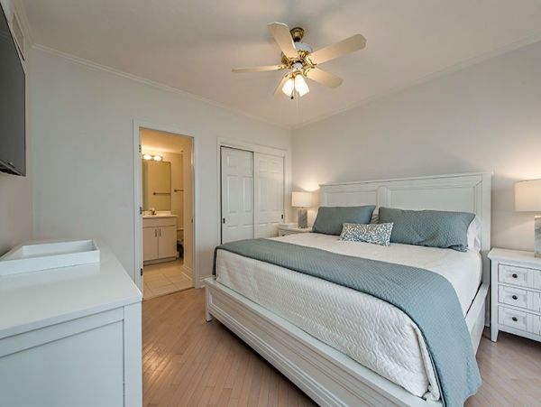 Naples Condo with 2 Bedrooms & Great Views