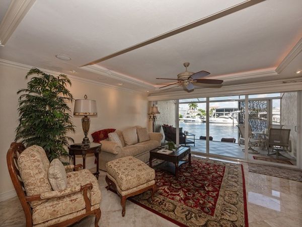 Magnific Townhome with 2 Bedroom in Naples