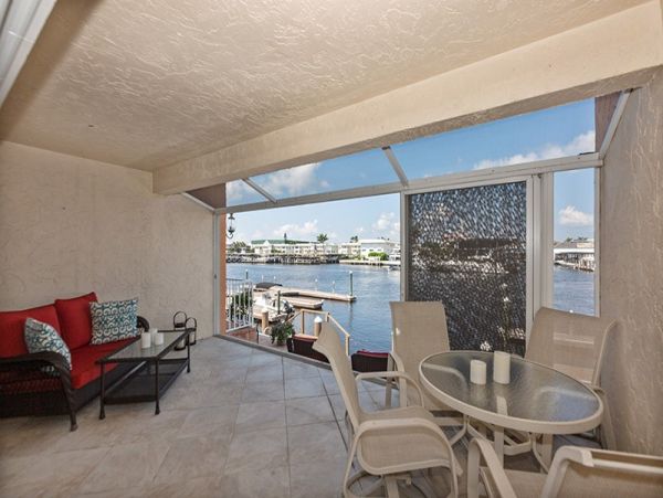 Magnific Townhome with 2 Bedroom in Naples