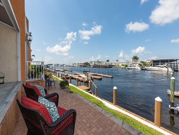 Magnific Townhome with 2 Bedroom in Naples