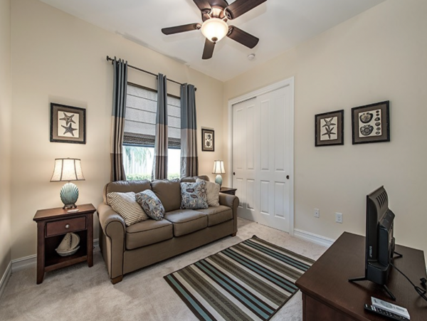 Stunning Two/ Three  Bedroom Pool Vacation Home Naples