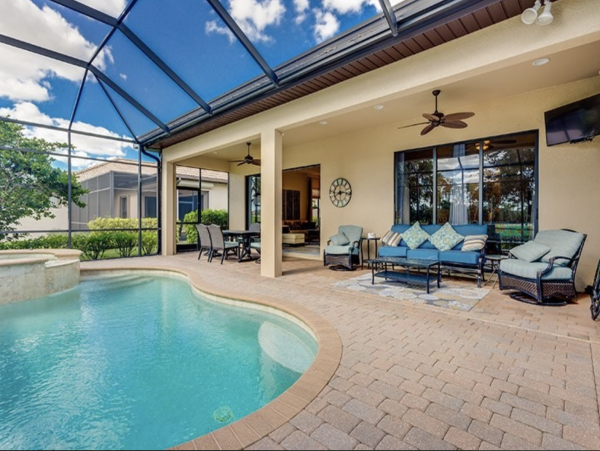 Stunning Two/ Three  Bedroom Pool Vacation Home Naples