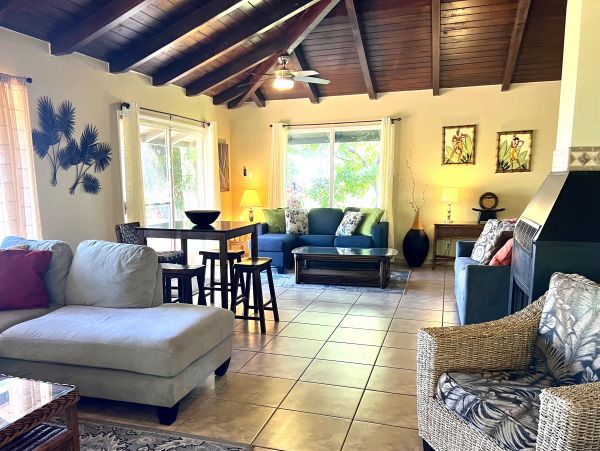 Lovely Three Bedroom Vacation Home in Kaanapali with Shared Pool
