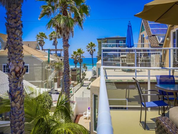 Mission Beach Vacation Home Two Bedroom with Loft Walk to Beach
