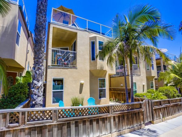 Mission Beach Vacation Home Two Bedroom with Loft Walk to Beach