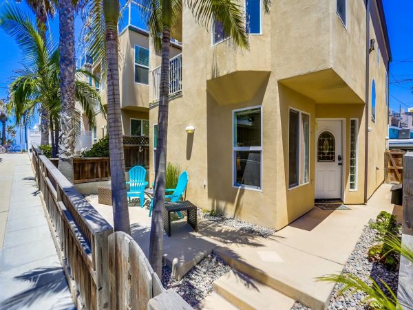 Mission Beach Vacation Home Two Bedroom with Loft Walk to Beach