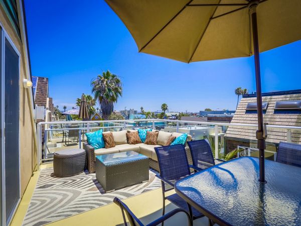 Mission Beach Vacation Home Two Bedroom with Loft Walk to Beach