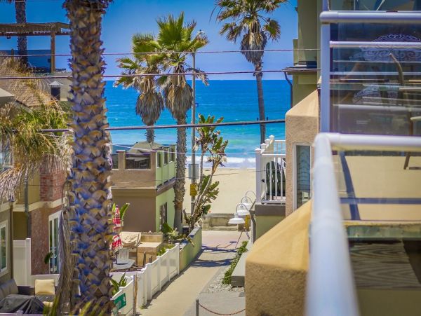 Mission Beach Vacation Home Two Bedroom with Loft Walk to Beach