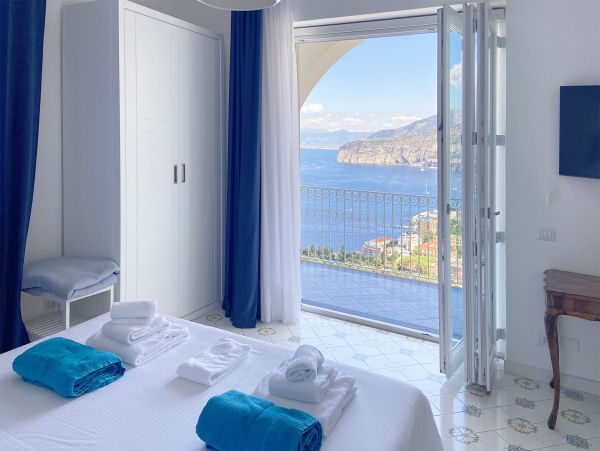Ocean Views Sorrento Vacation Home Six Bedrooms