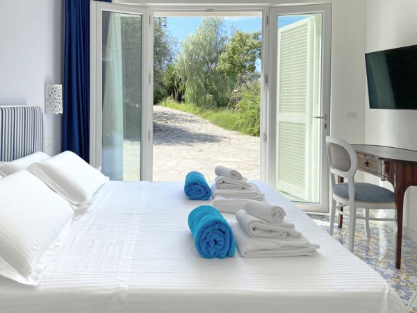 Ocean Views Sorrento Vacation Home Six Bedrooms