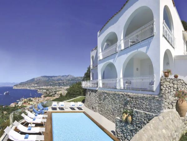 Ocean Views Sorrento Vacation Home Six Bedrooms