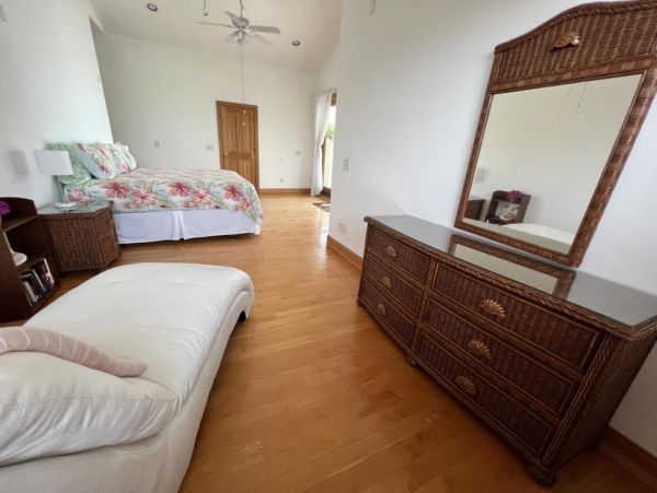 Oceanfront Vacation Home in Manasota Key Sleeps 6
