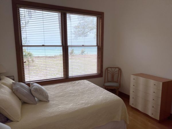 Oceanfront Vacation Home in Manasota Key Sleeps 6