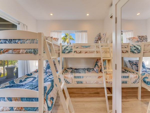Kihei Vacation Pool Home Four Bedroom Walk to Beach