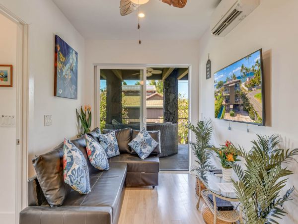 Kihei Vacation Pool Home Four Bedroom Walk to Beach