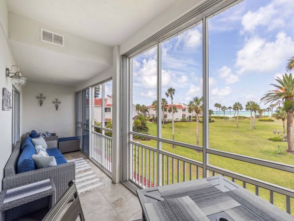 Beachfront Two Bedroom Vacation Rental Longboat Key