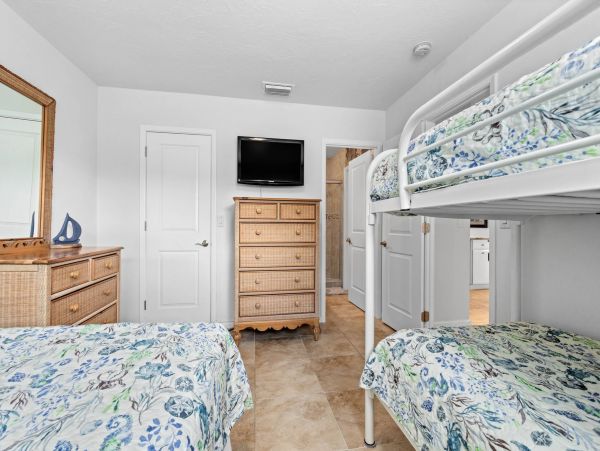 Beachfront Two Bedroom Vacation Rental Longboat Key