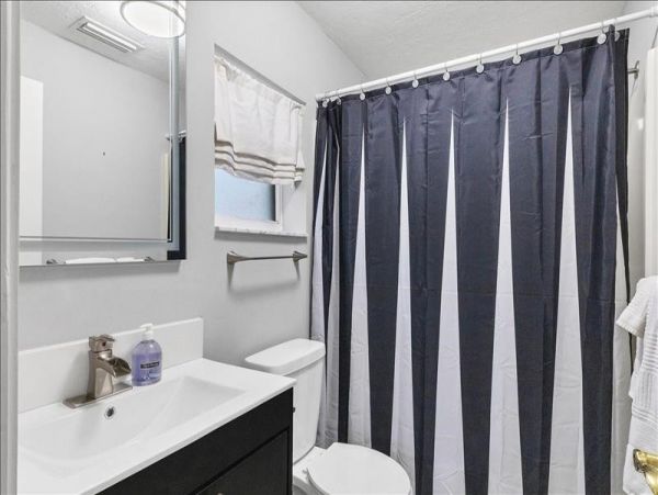 Vacation Rental Home with 3 Bedroom in Longboat Key