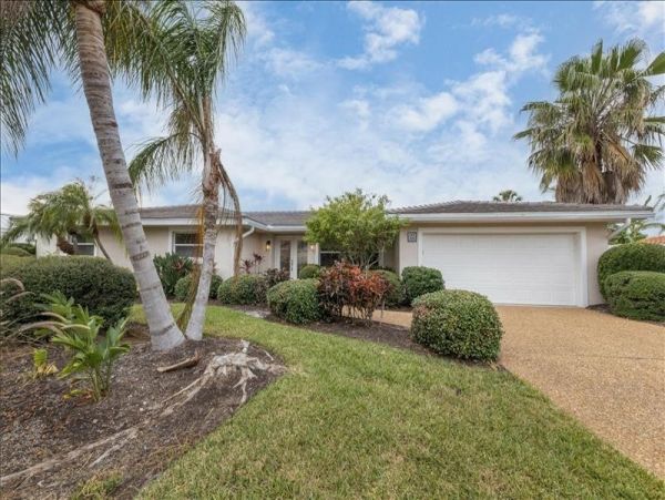 Vacation Rental Home with 3 Bedroom in Longboat Key