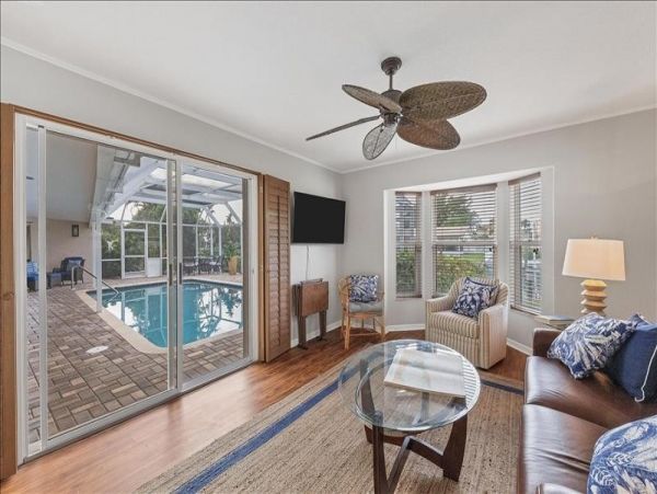 Vacation Rental Home with 3 Bedroom in Longboat Key
