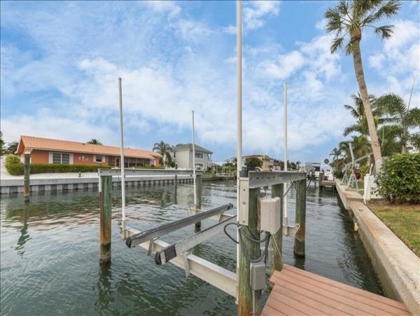 Vacation Rental Home with 3 Bedroom in Longboat Key