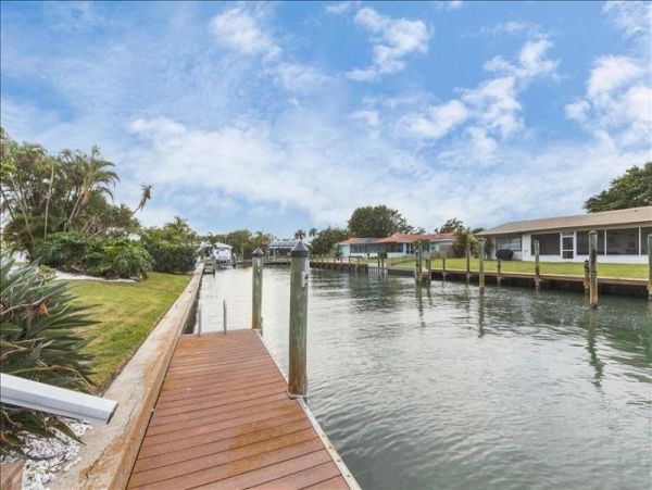 Vacation Rental Home with 3 Bedroom in Longboat Key