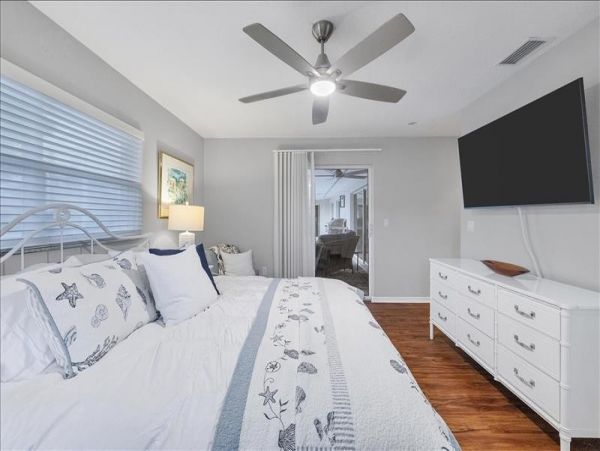 Vacation Rental Home with 3 Bedroom in Longboat Key