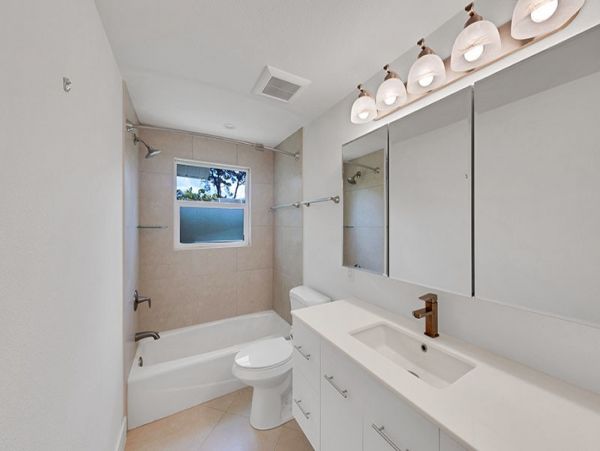 Longboat Key Home with 2 Bedroom and Pool