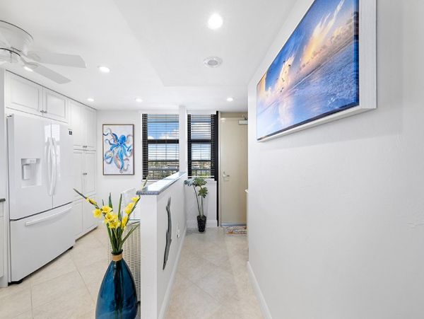 Lovely Vacation Rental with 2 Bedrooms & Ocean Views