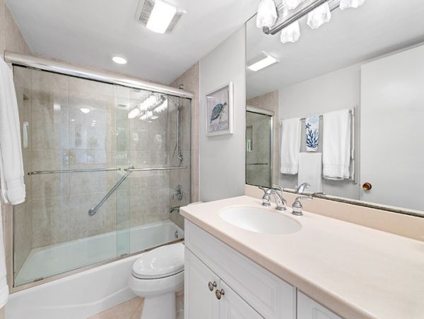 Lovely Vacation Rental with 2 Bedrooms & Ocean Views