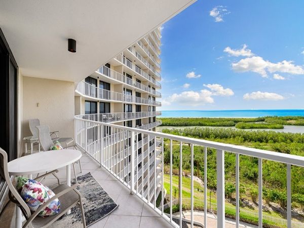 Lovely Vacation Rental with 2 Bedrooms & Ocean Views