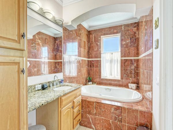 Lovely Vacation Rental with 4 Bedrooms & Private Pool