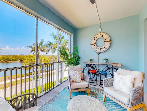 Stylish Bradenton Vacation Condo Three Bedroom