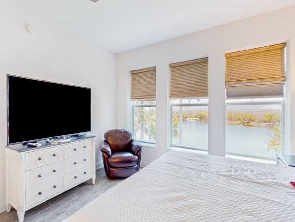 Stylish Bradenton Vacation Condo Three Bedroom