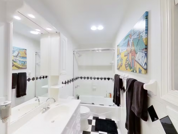 Beautiful 4 Bedroom Rental in Naples with Pool & Sauna