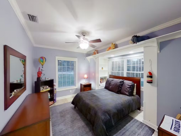 Beautiful 4 Bedroom Rental in Naples with Pool & Sauna