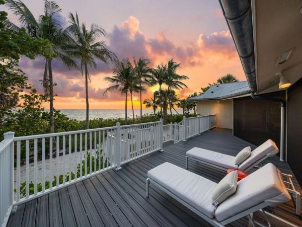 Beachfront Luxury Vacation Home in Naples Sleeps 10