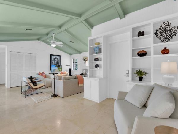 Beachfront Luxury Vacation Home in Naples Sleeps 10