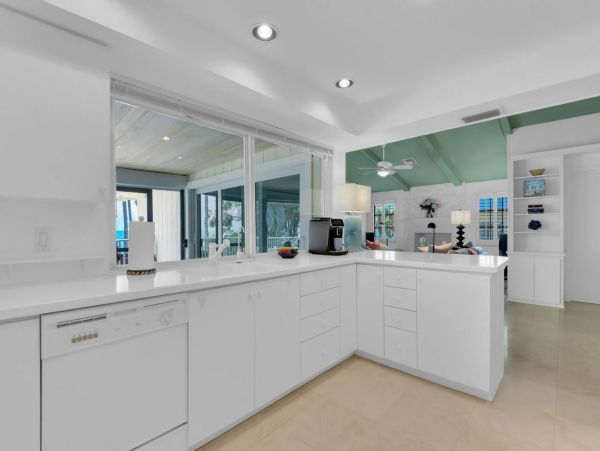 Beachfront Luxury Vacation Home in Naples Sleeps 10