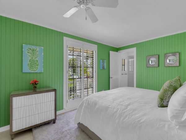 Beachfront Luxury Vacation Home in Naples Sleeps 10