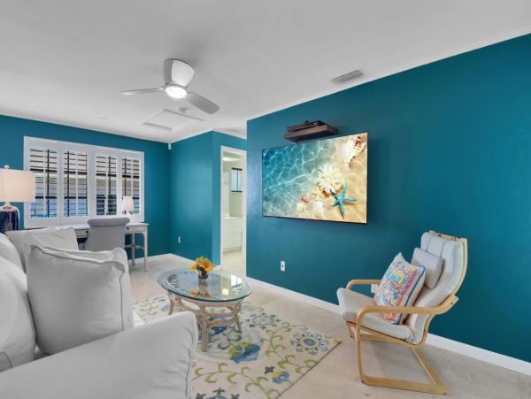 Beachfront Luxury Vacation Home in Naples Sleeps 10