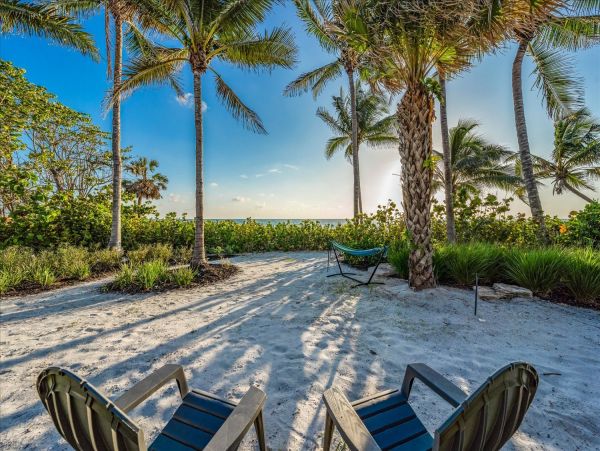 Beachfront Luxury Vacation Home in Naples Sleeps 10