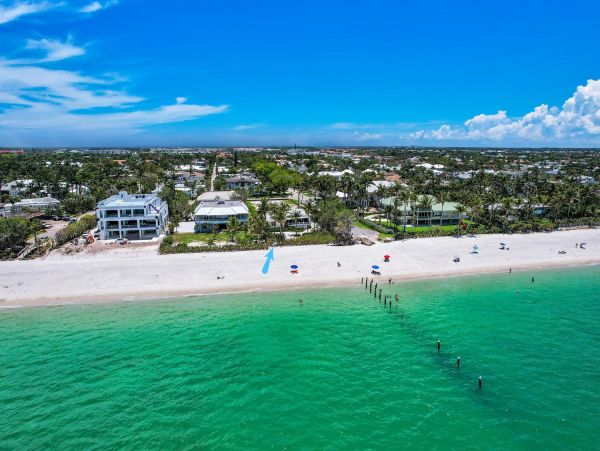 Beachfront Luxury Vacation Home in Naples Sleeps 10