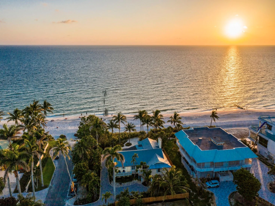 Beachfront Luxury Vacation Home in Naples Sleeps 10