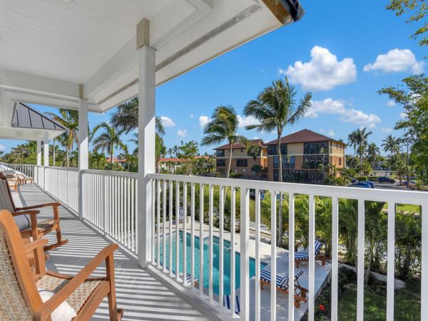 Spacious Naples Vacation Home Five Bedrooms