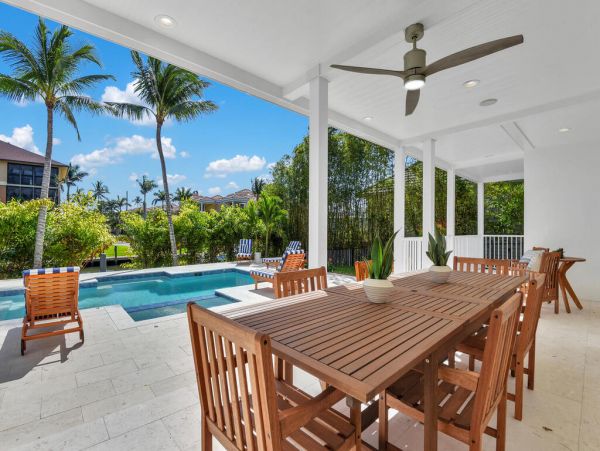 Spacious Naples Vacation Home Five Bedrooms