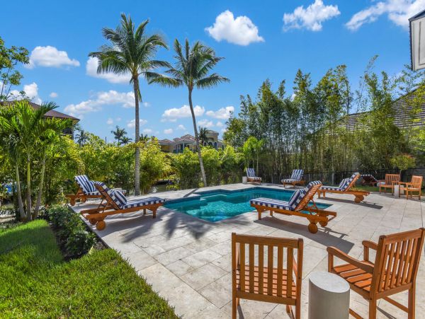 Spacious Naples Vacation Home Five Bedrooms