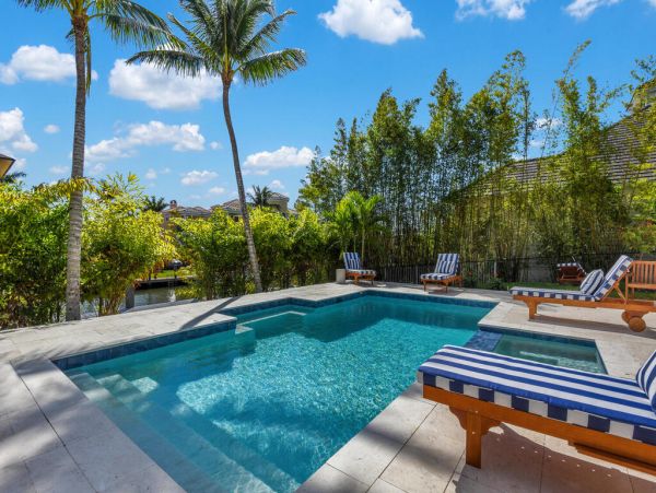 Spacious Naples Vacation Home Five Bedrooms
