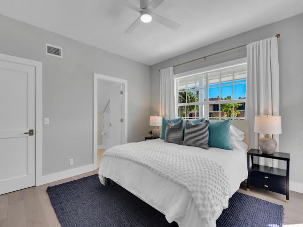 Spacious Naples Vacation Home Five Bedrooms