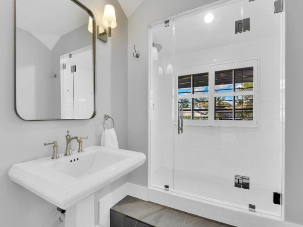Spacious Naples Vacation Home Five Bedrooms
